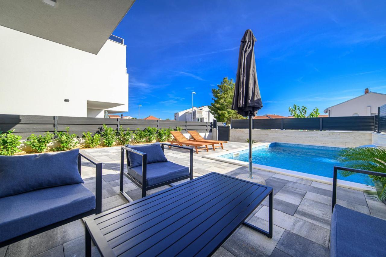 Mira Villa *